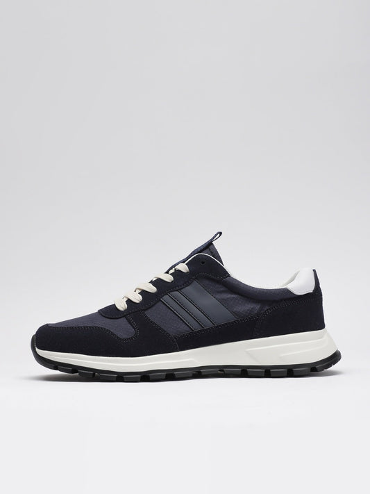 Leisure shoes